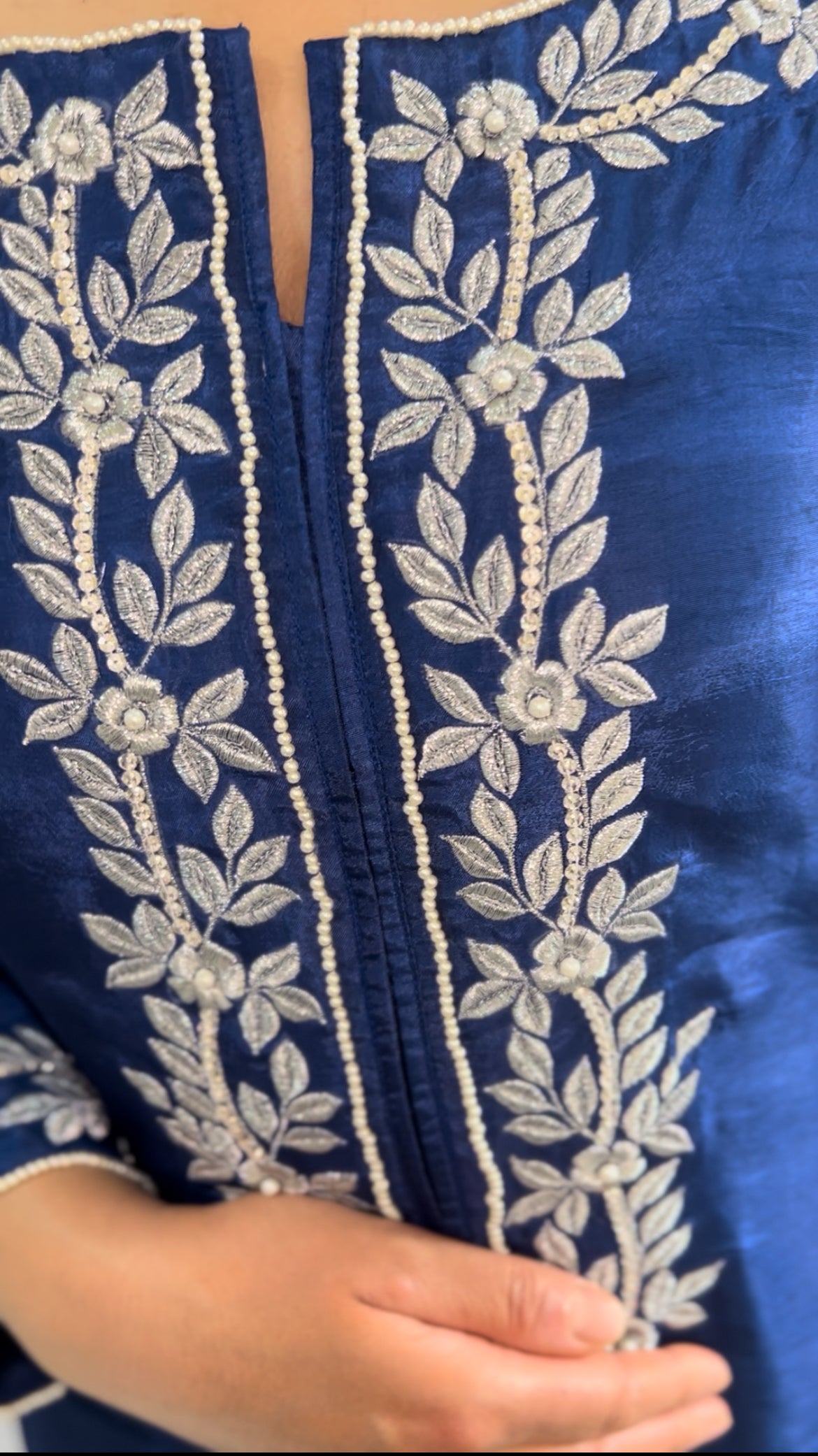 EMBROIDERED DUSK