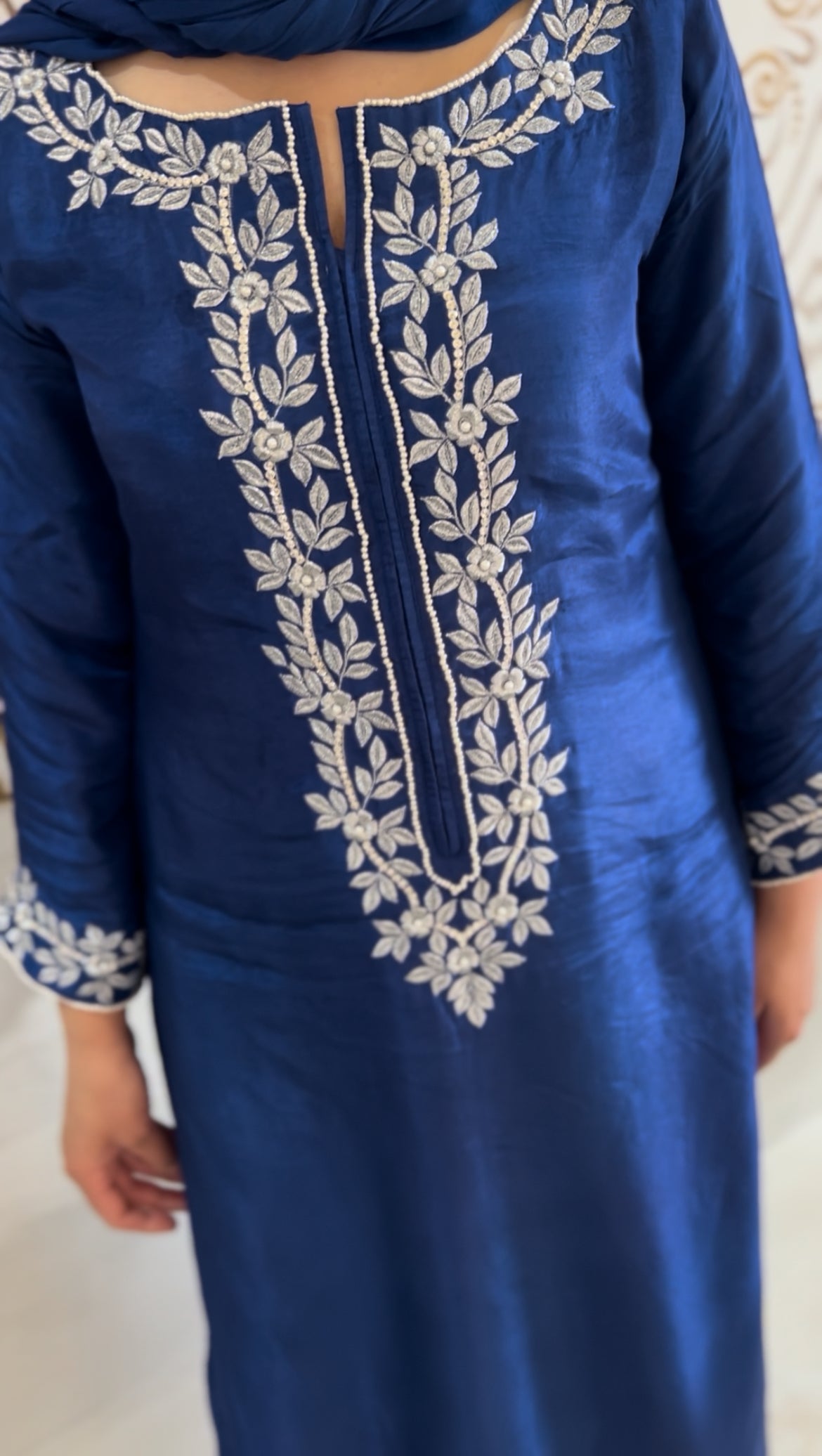EMBROIDERED DUSK