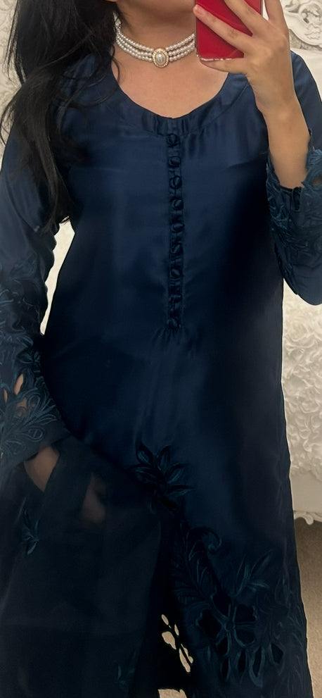 NAVY BLUE GRACE