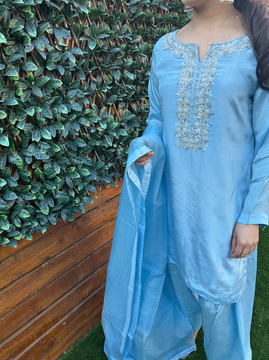 AZURE THREADS