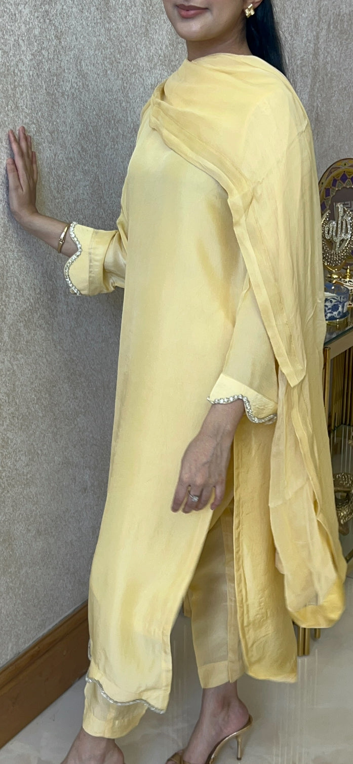 NOOR E ZAR