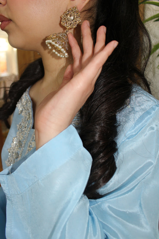 AZURE THREADS